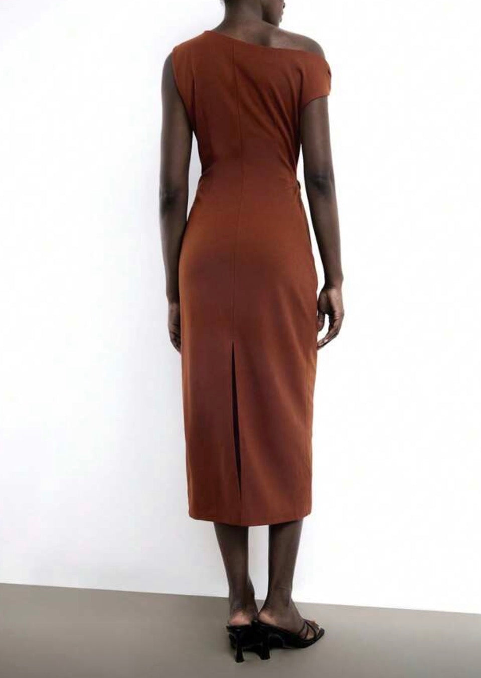 Vestido elegante marrom