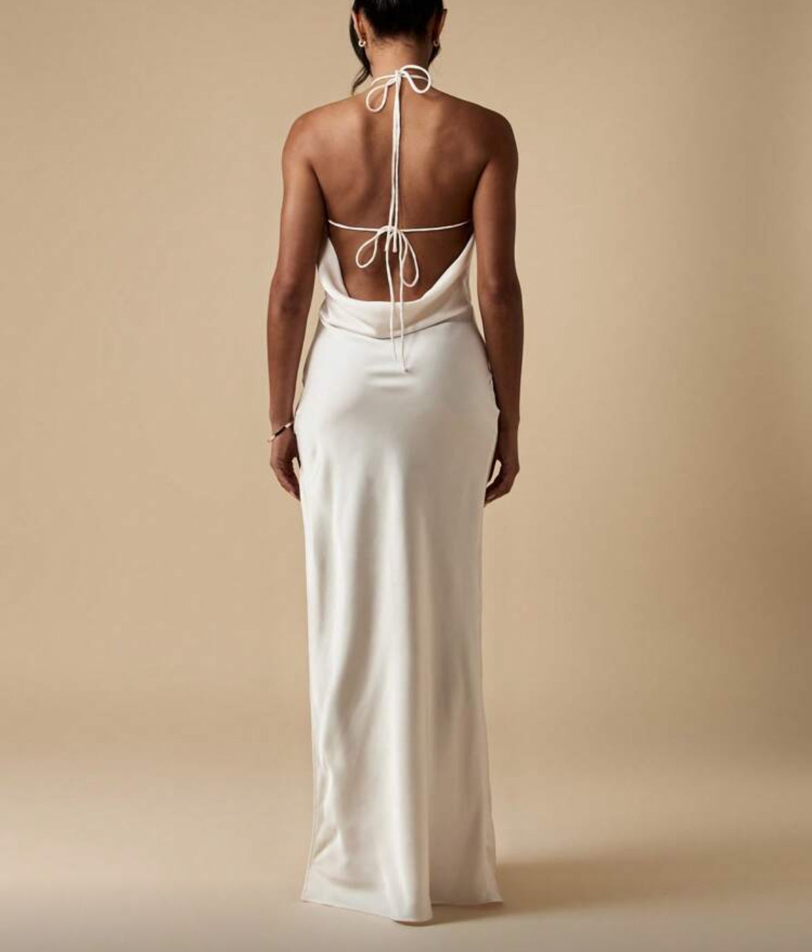 Vestido acetinado damasco