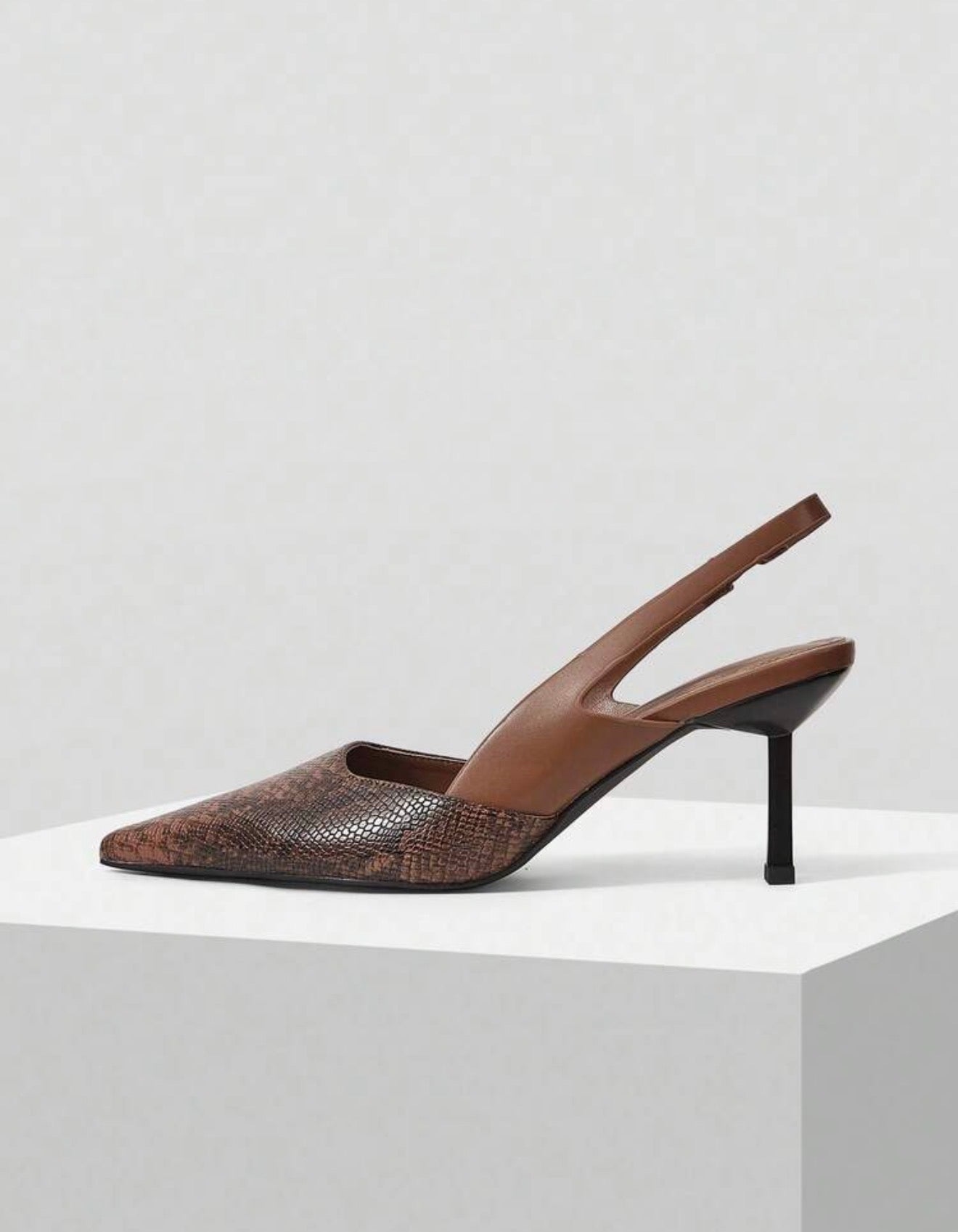 Sapato castanho