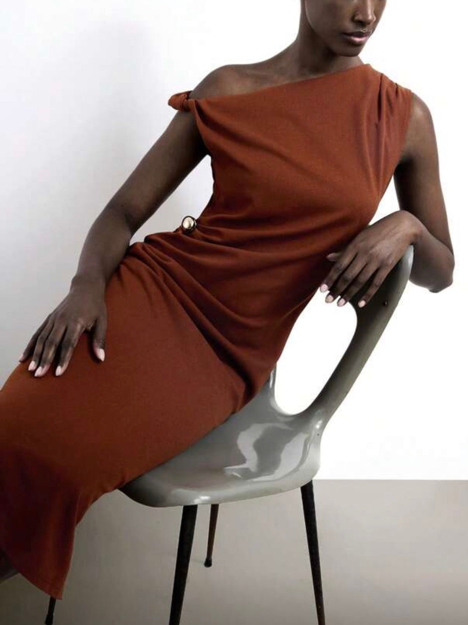 Vestido elegante marrom