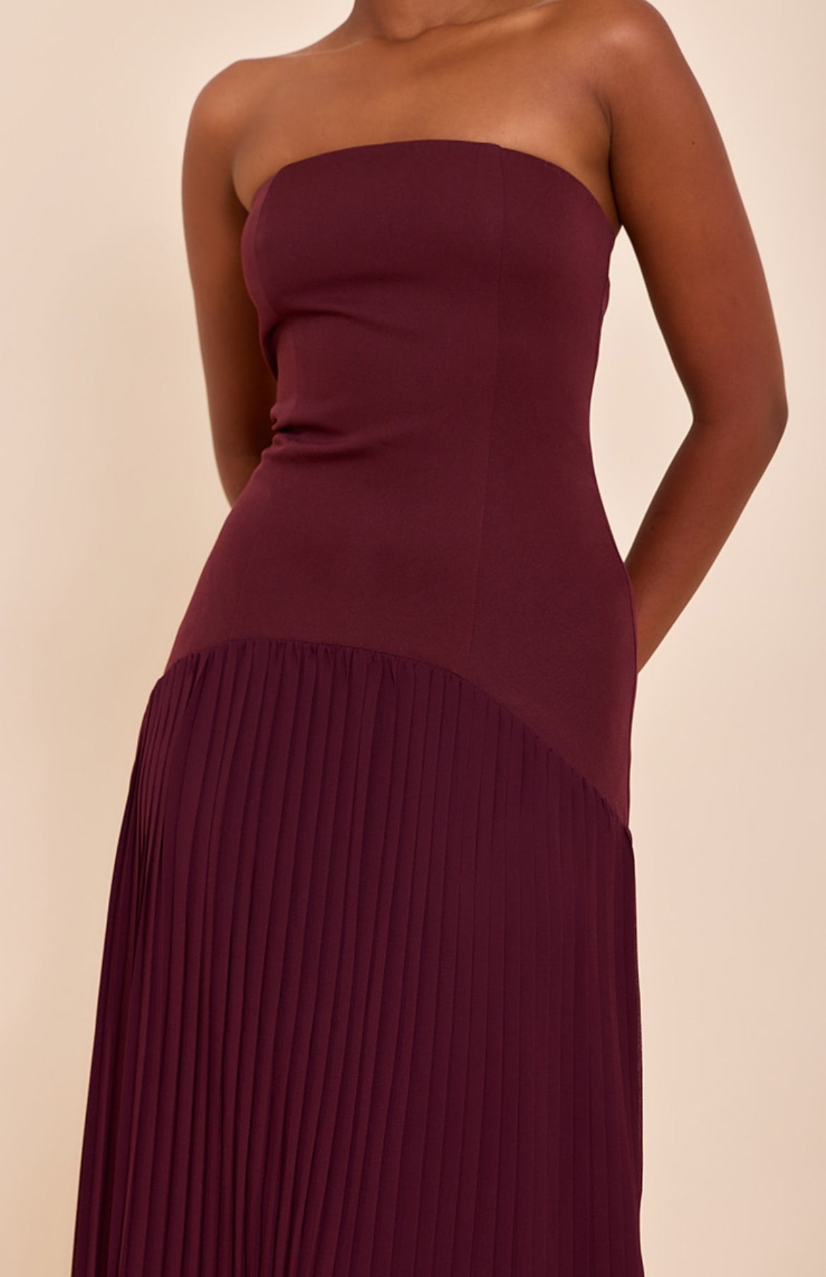 Vestido cor de vinho elegante