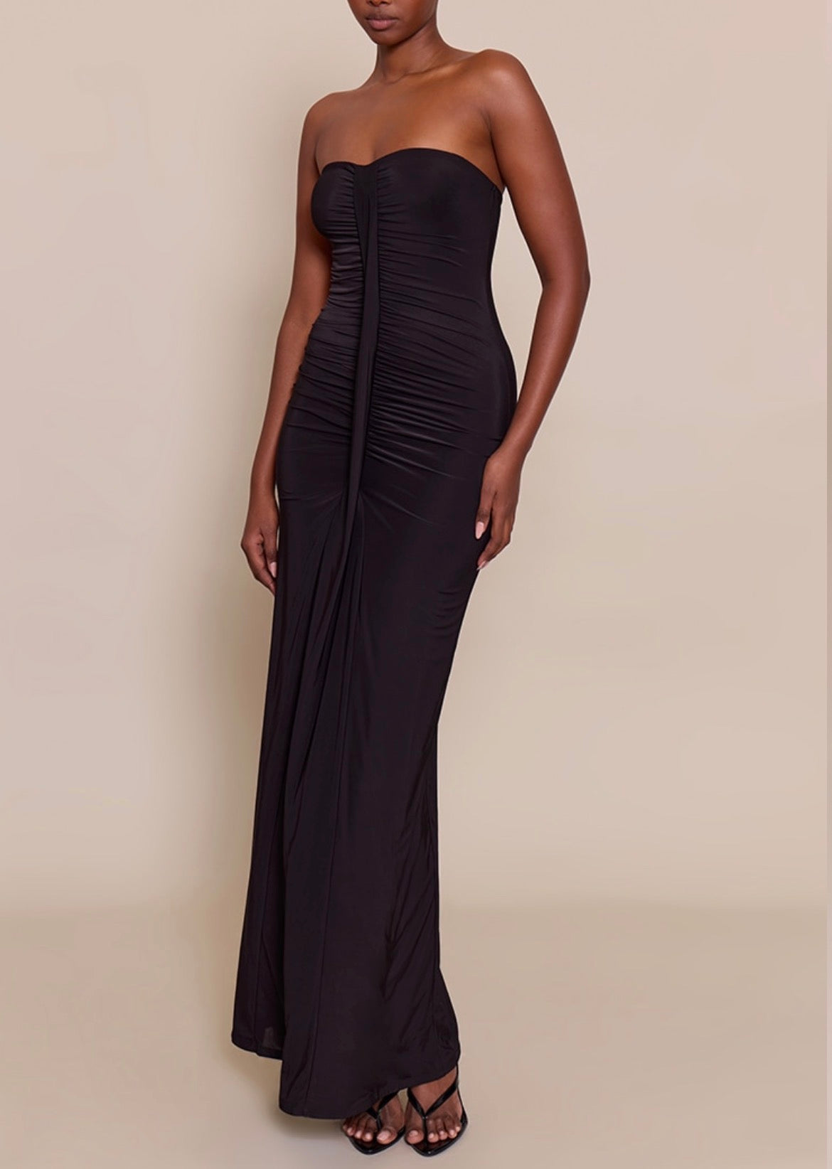 Vestido preto elegante