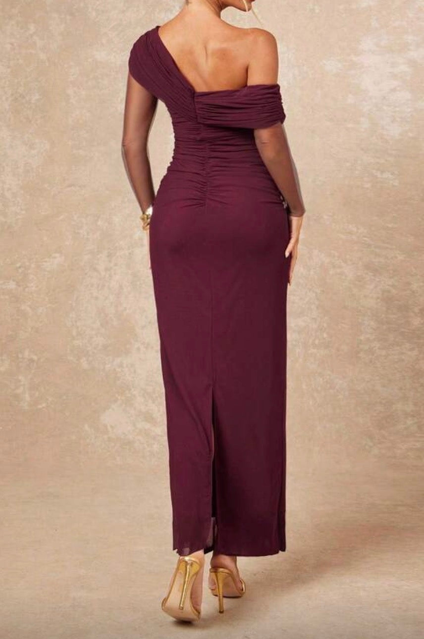 Vestido cor de vinho