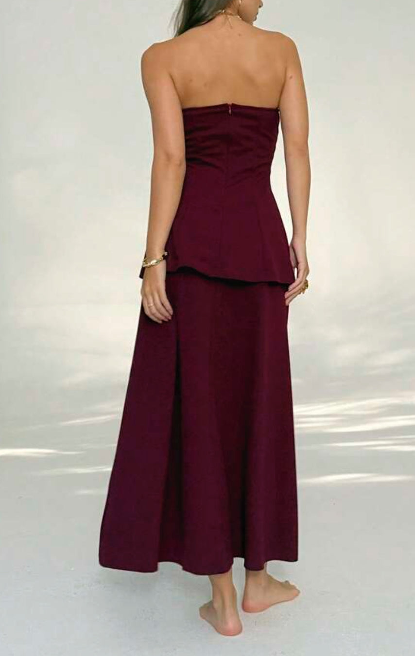 Vestido cor de vinho
