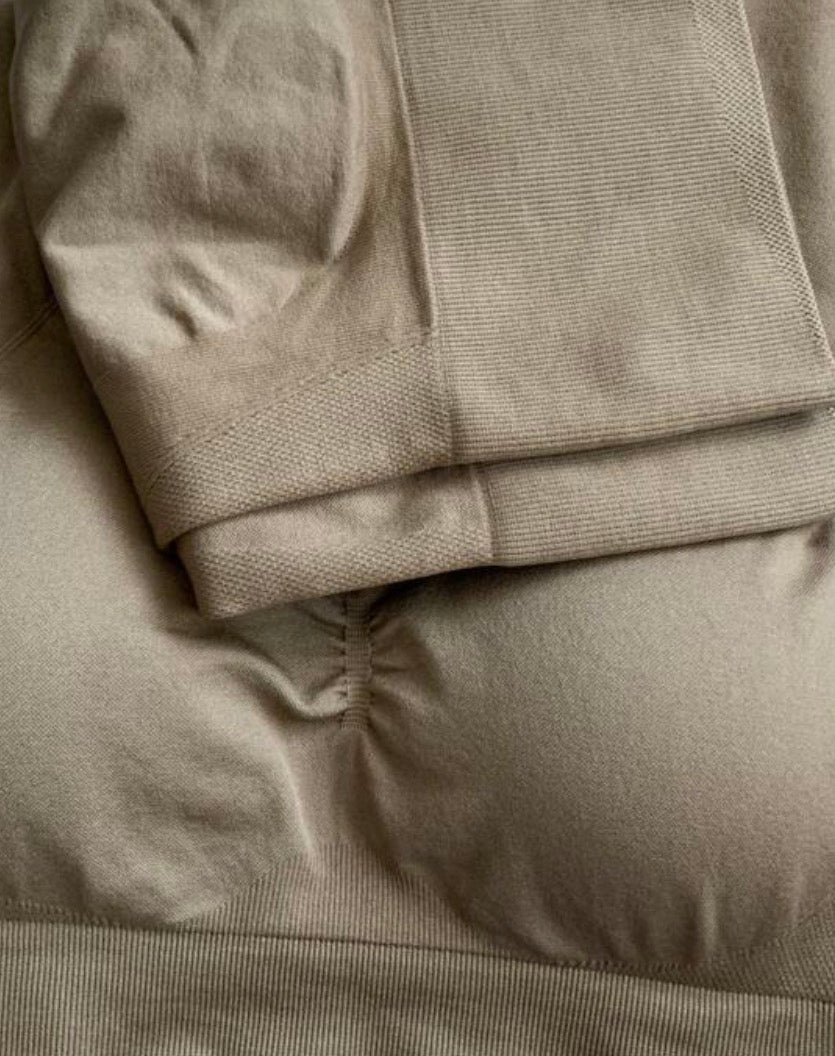 Conjunto desportivo castanho