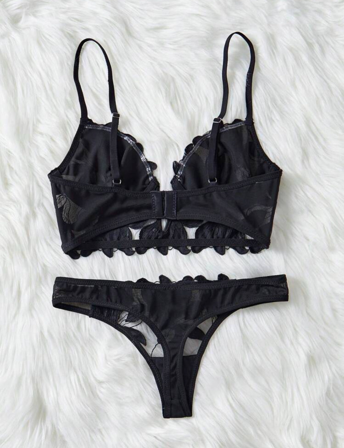 Lingerie preto clássico