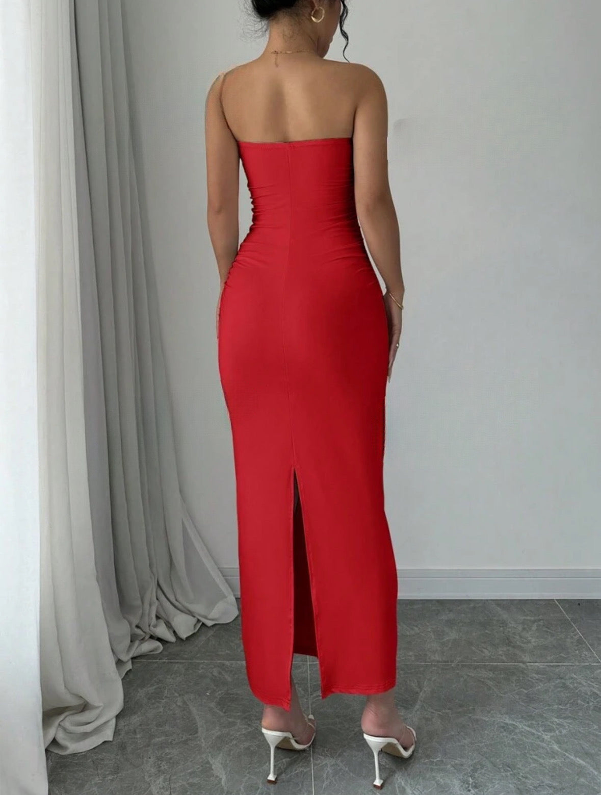 Vestido com flor 3D vermelho