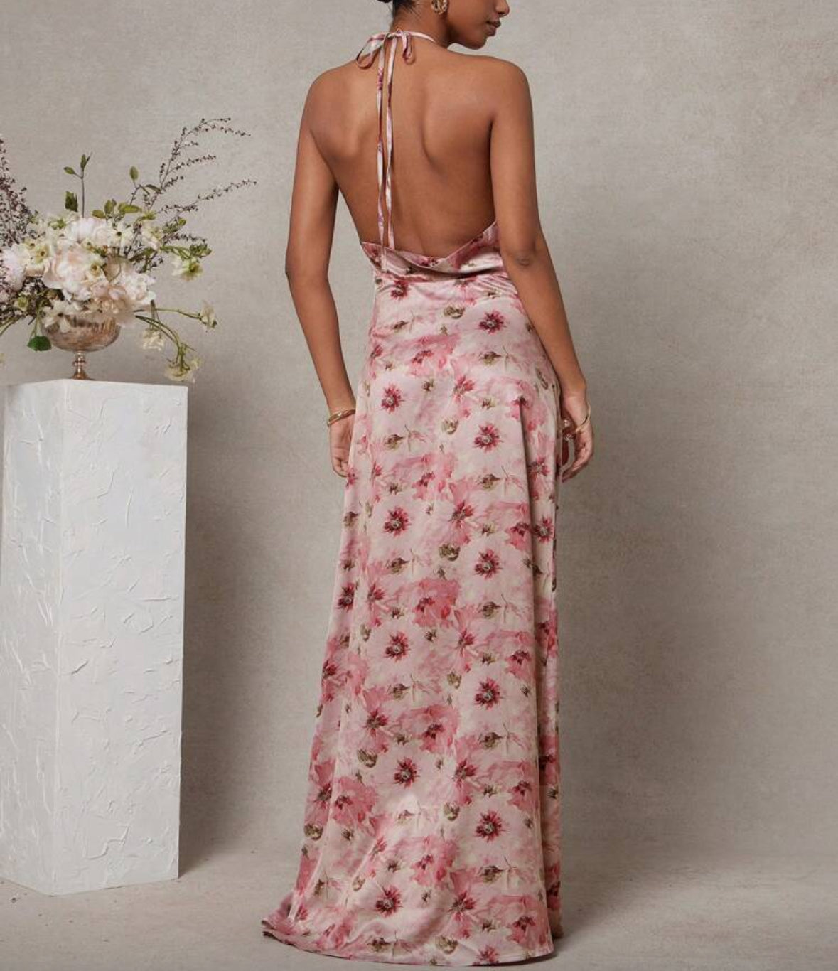 Vestido acetinado floral