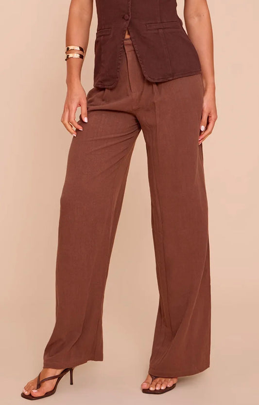 Calça castanha