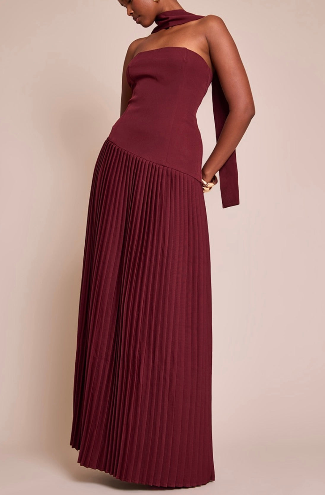 Vestido cor de vinho elegante