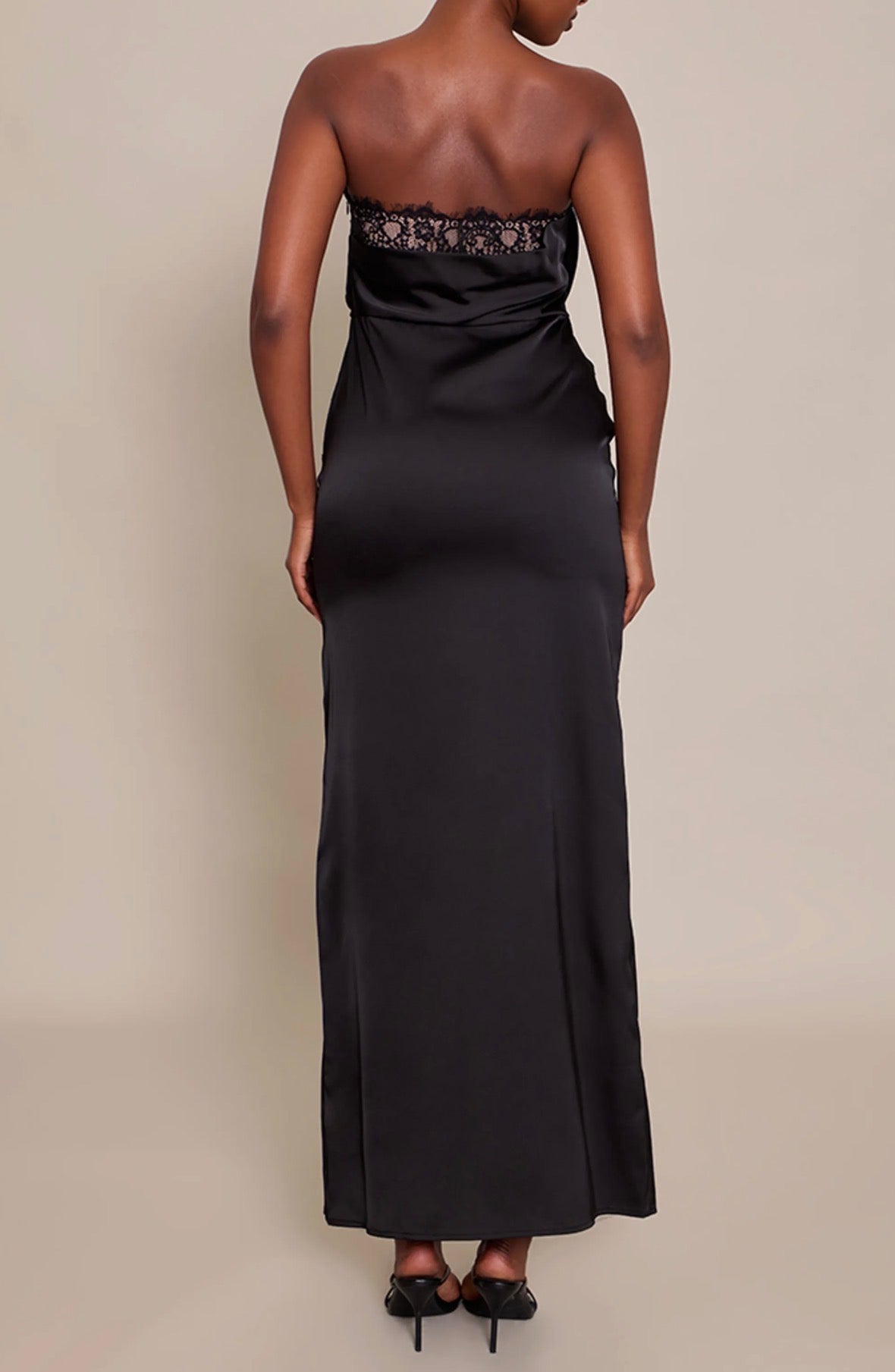 Vestido preto elegante