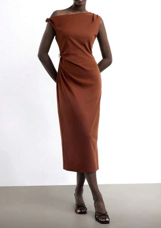 Vestido elegante marrom