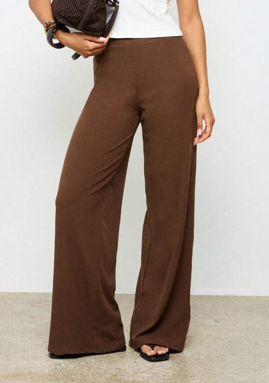 Calça castanha