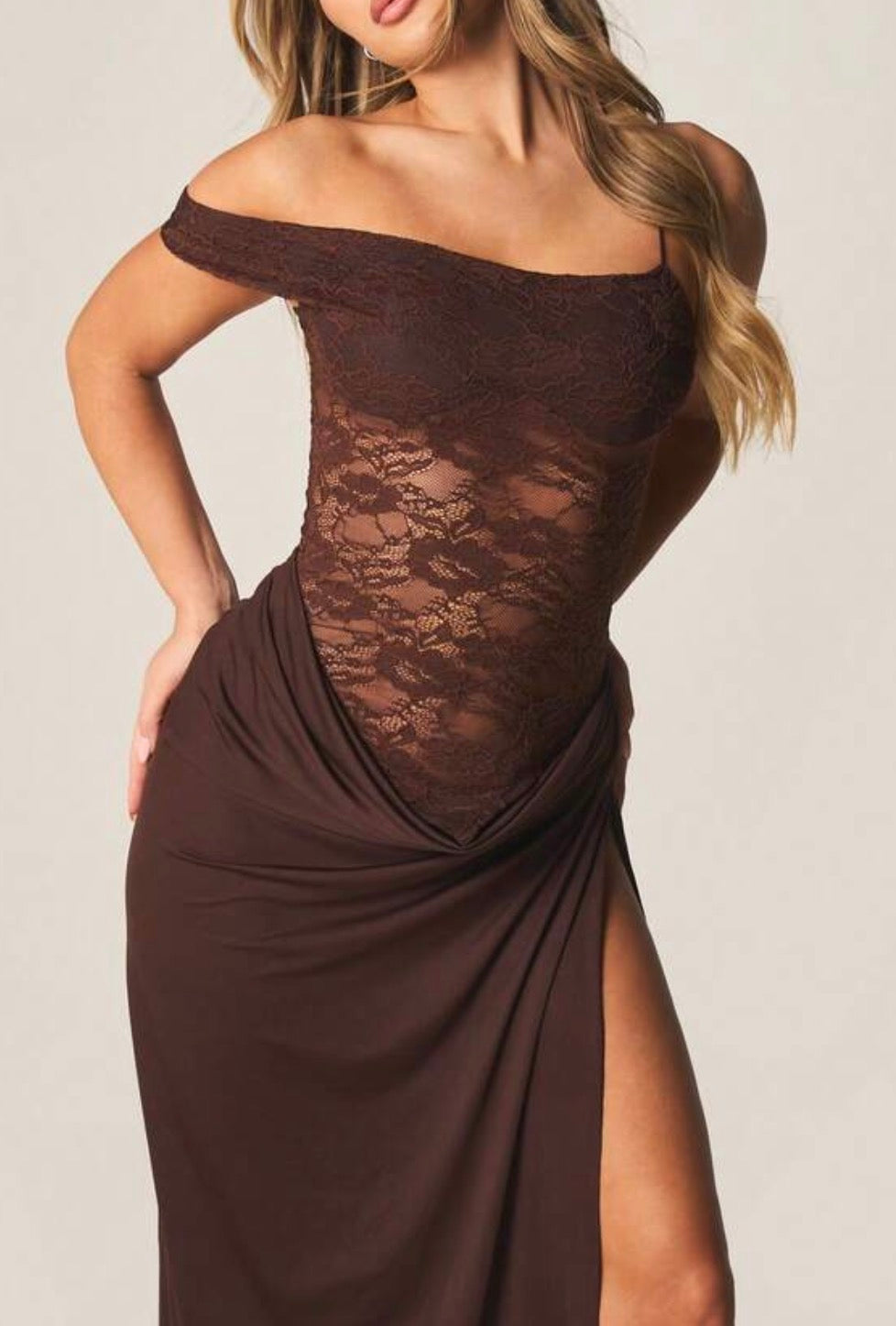 Vestido castanho