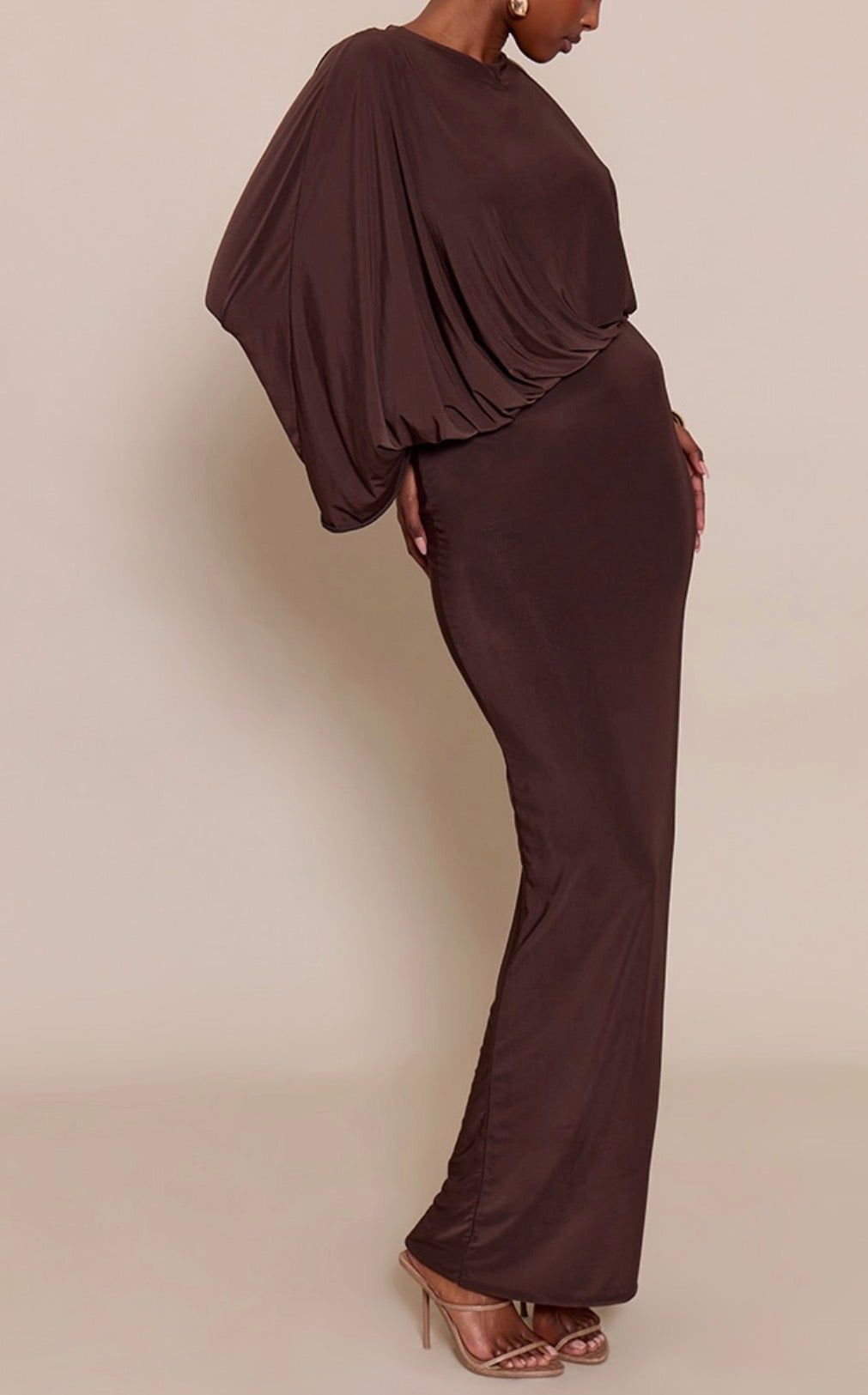 Vestido castanho elegante