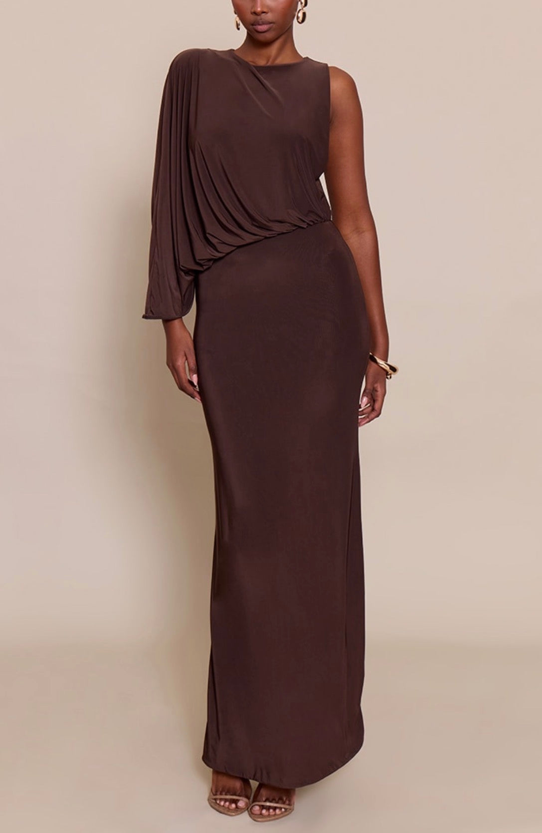 Vestido castanho elegante