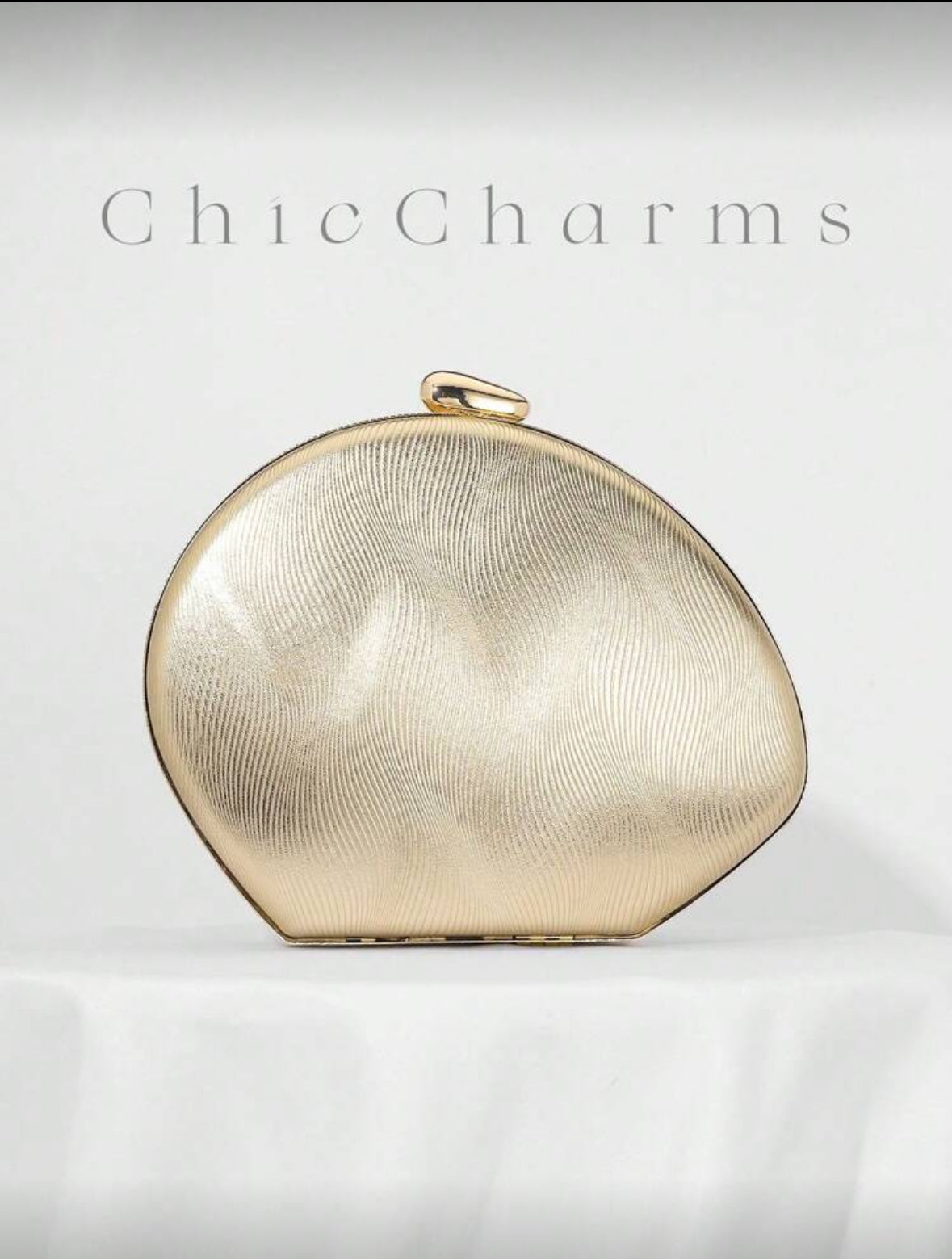 Bolsa minimalista dourada