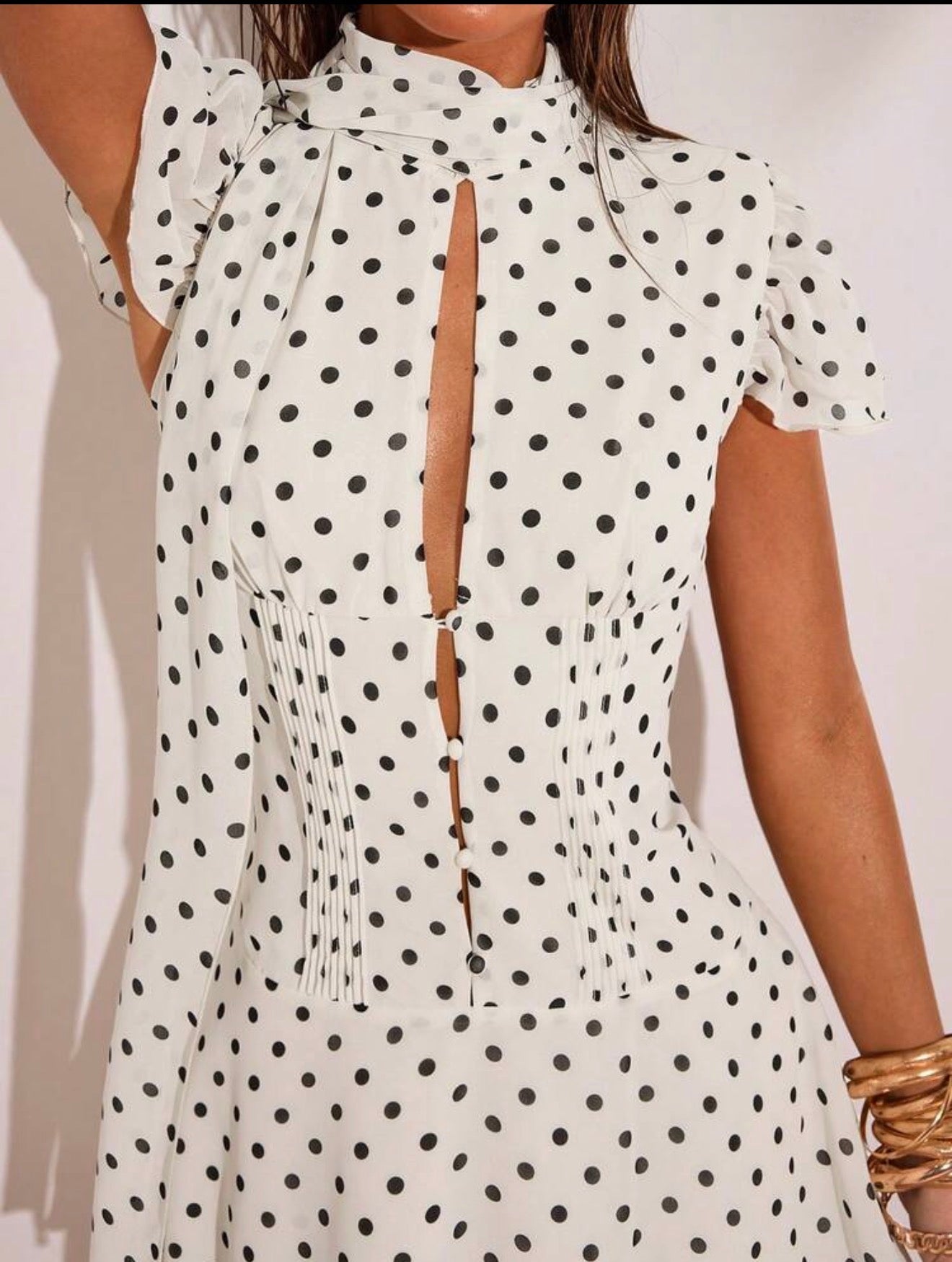 Vestido casual de bolinhas branco