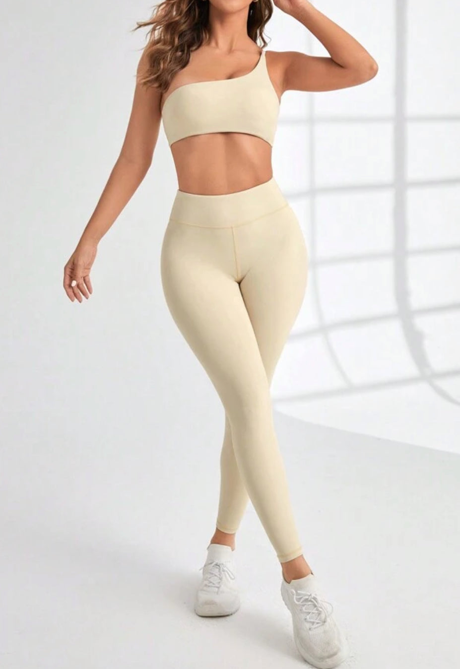 Conjunto desportivo bege