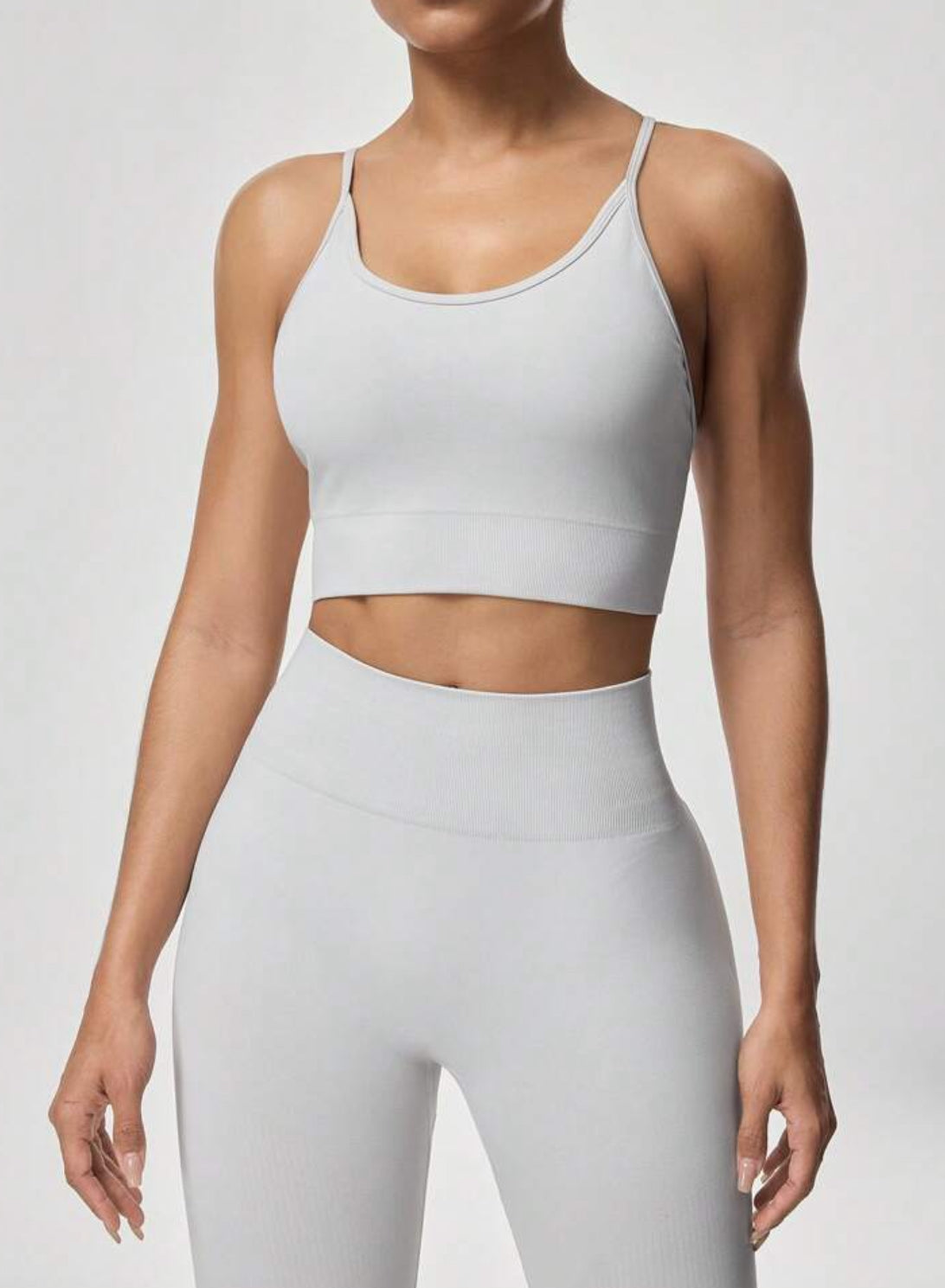Conjunto desportivo cinza