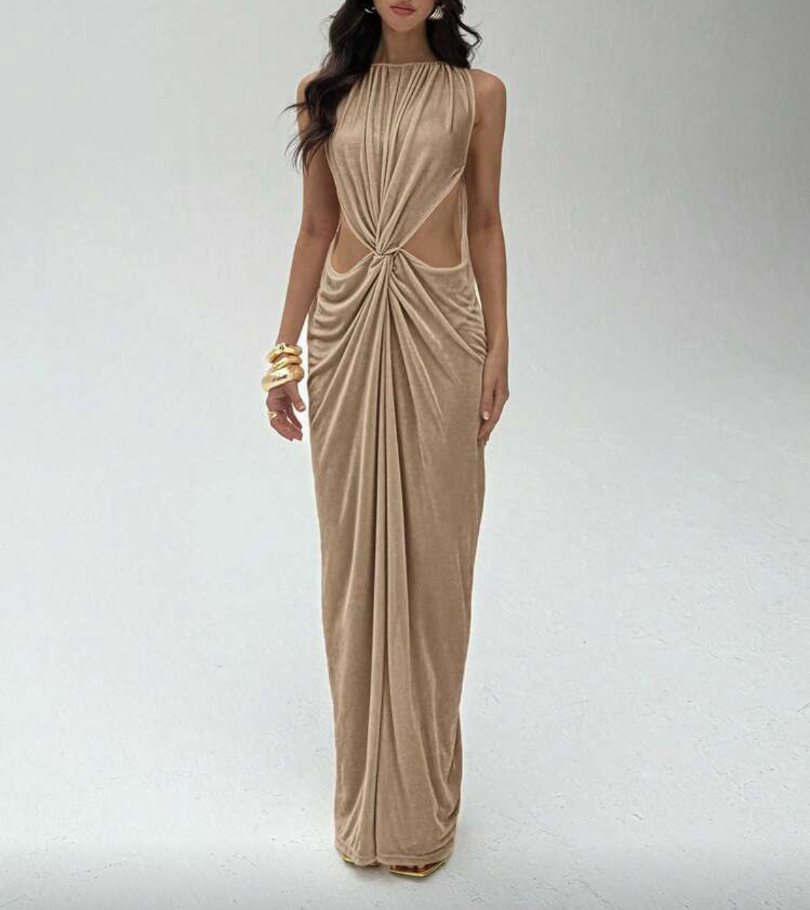 Vestido com recorte bege