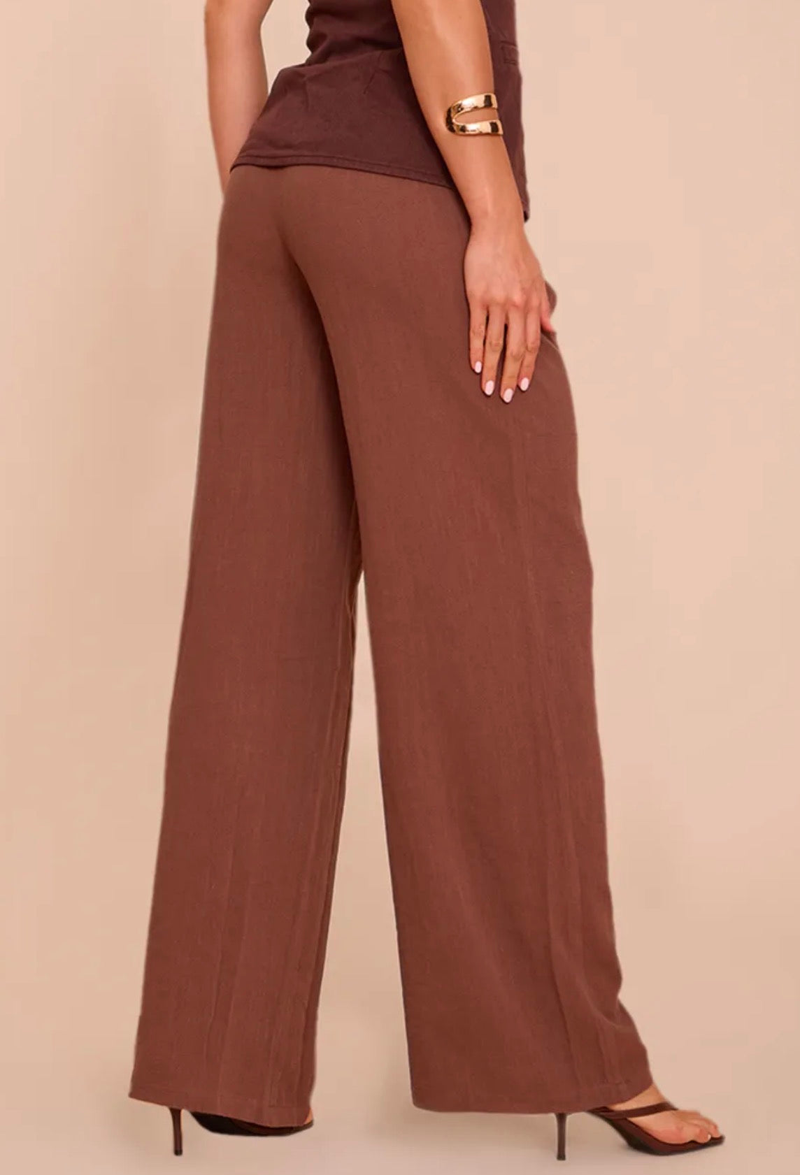 Calça castanha