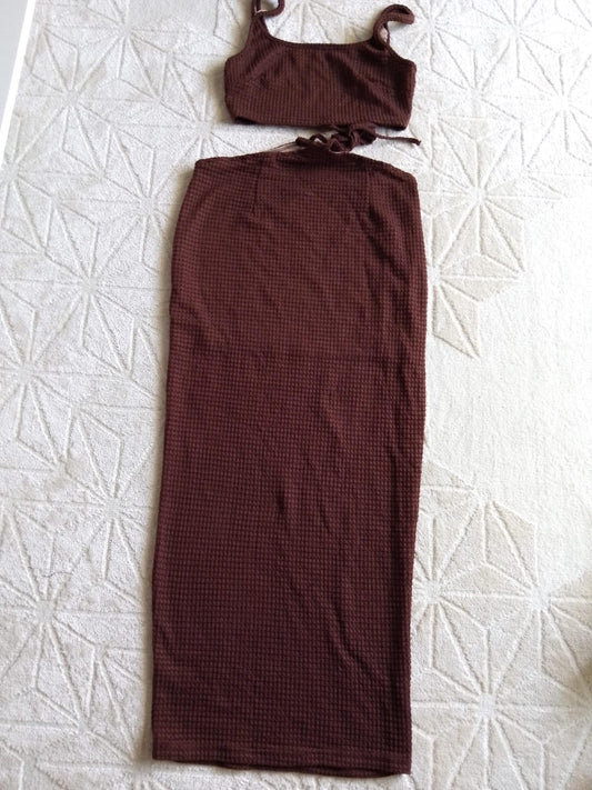 Conjunto castanho