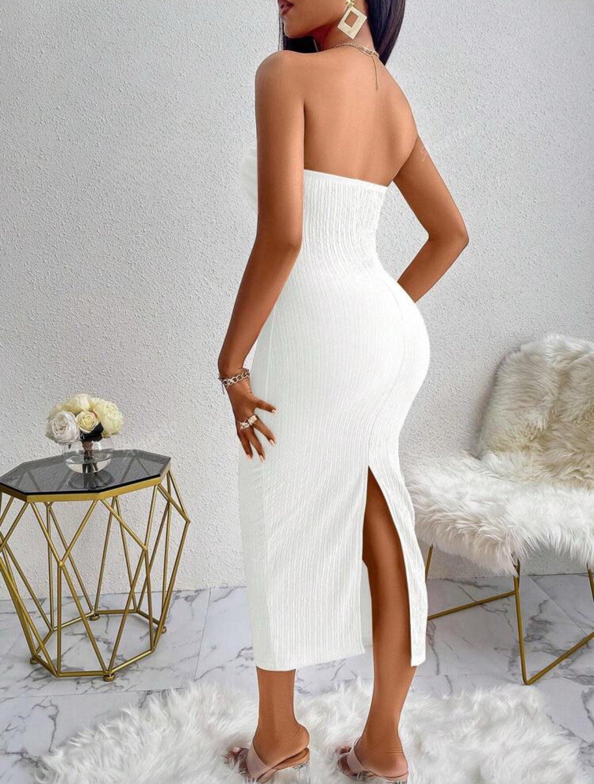 Vestido com fivela branco