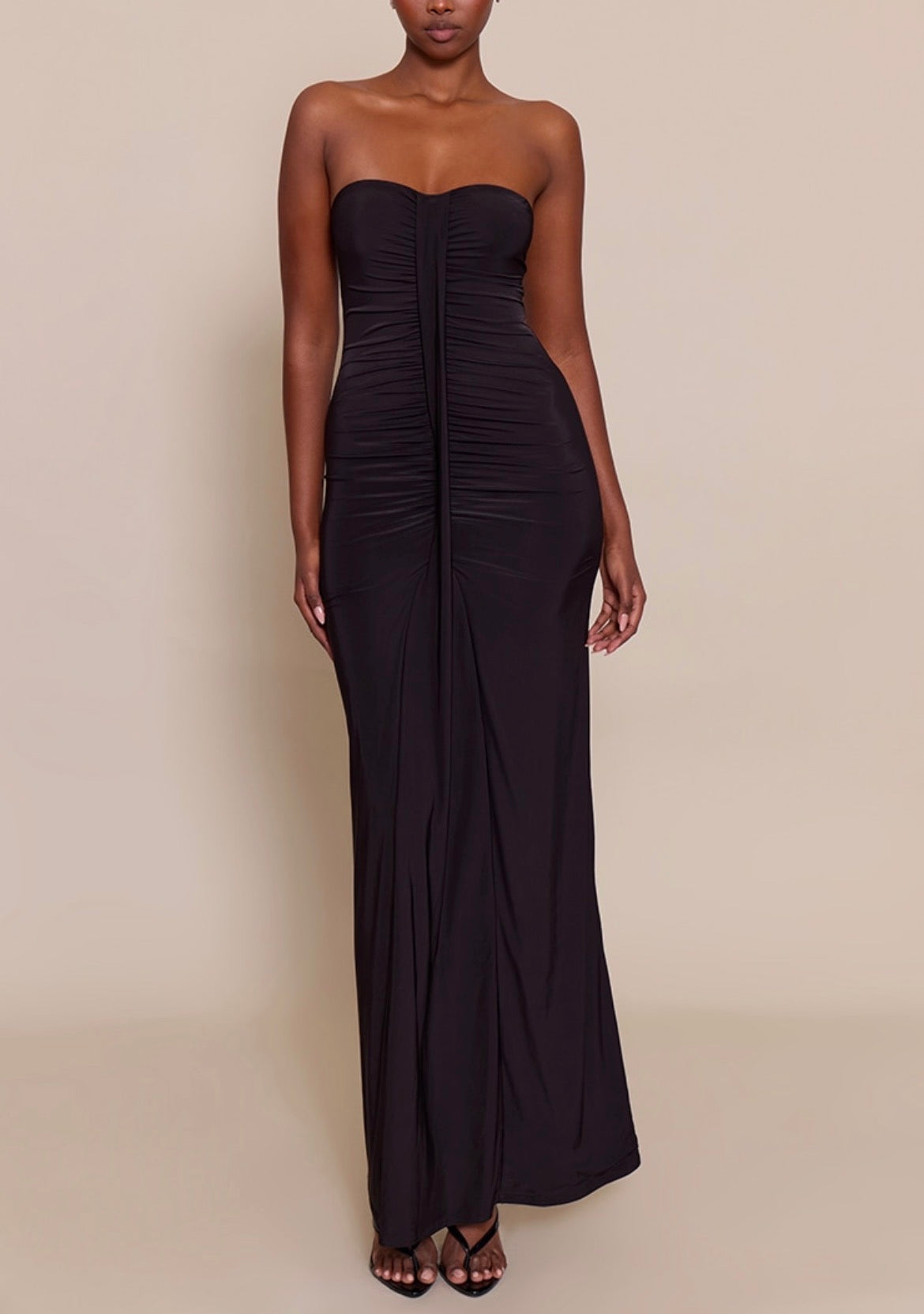 Vestido preto elegante