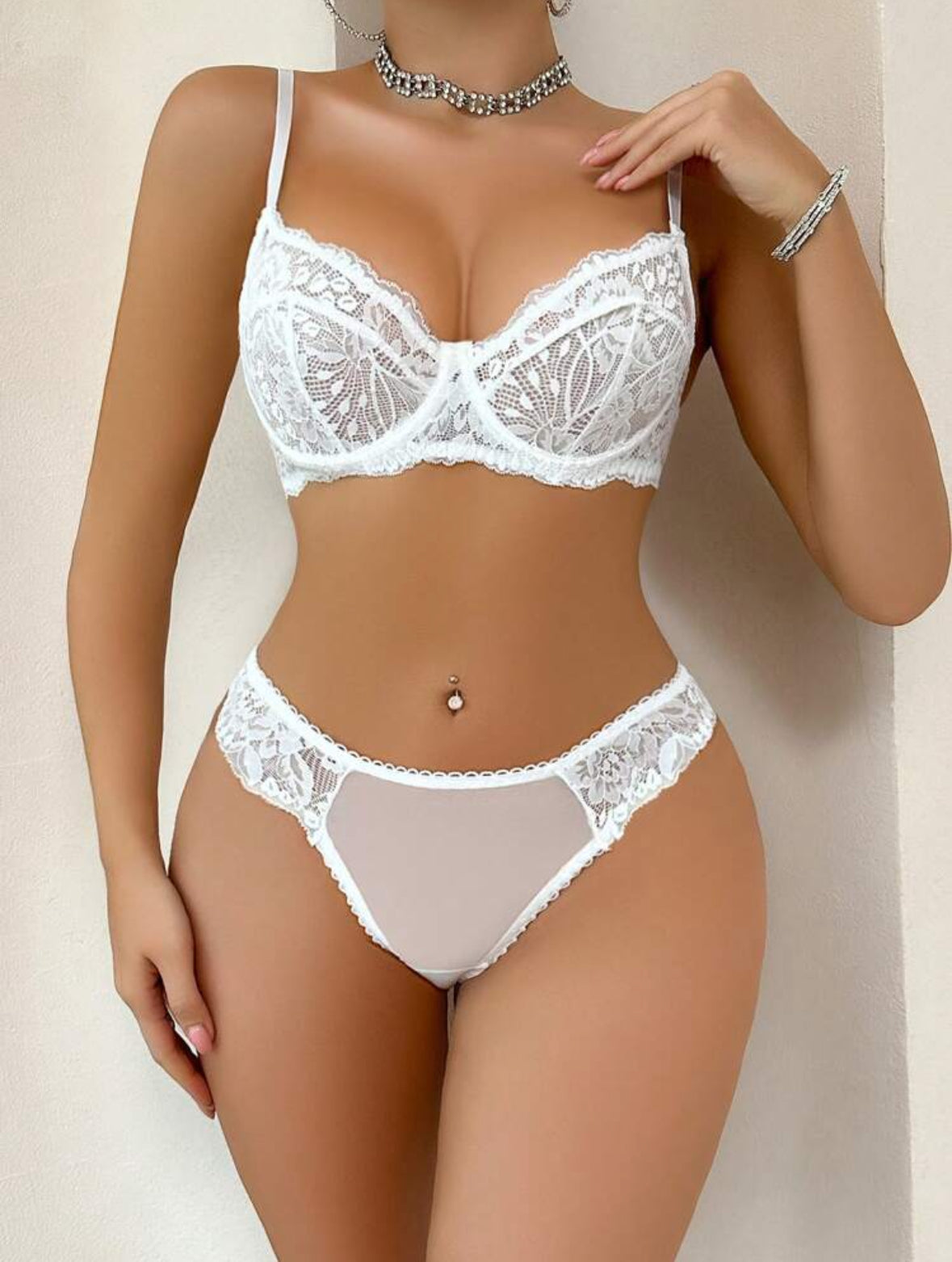 Lingerie rendada branca