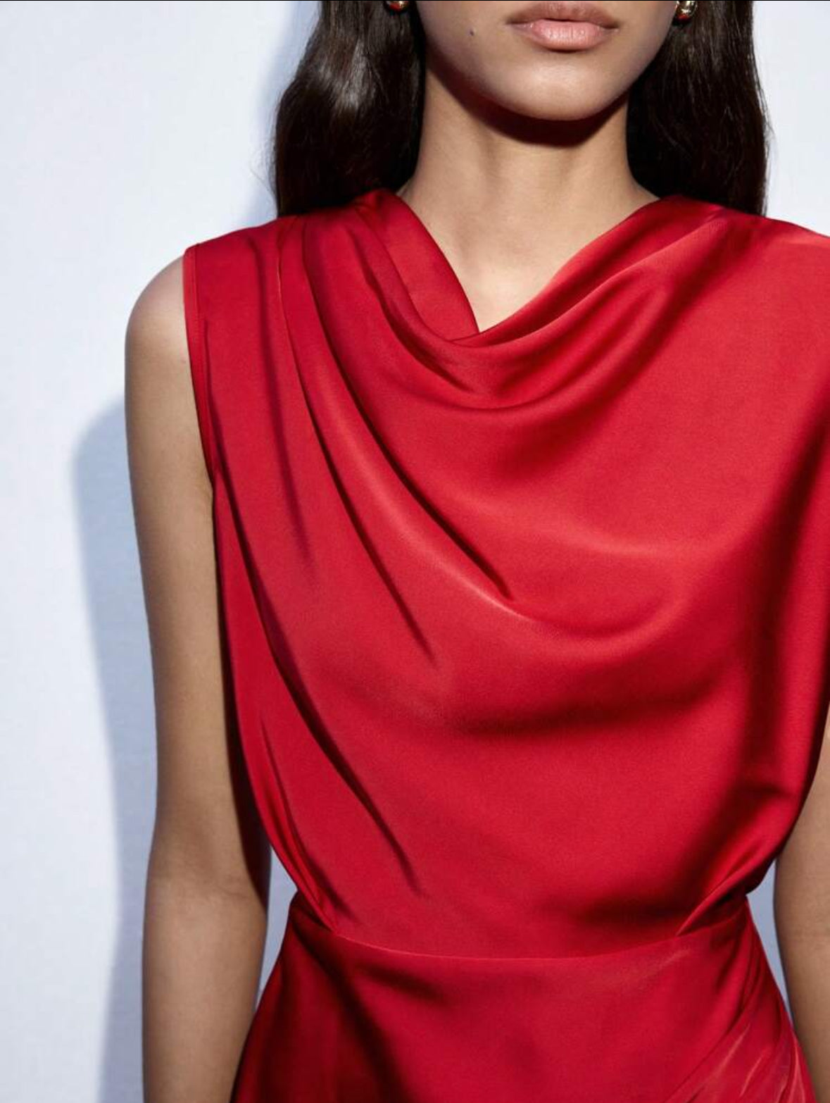 Vestido em cetim vermelho